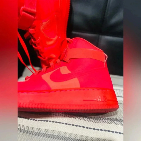 Nike Air Force 1 Hi HYP PRM Solar Red size 9 Men’s - Picture 3 of 7